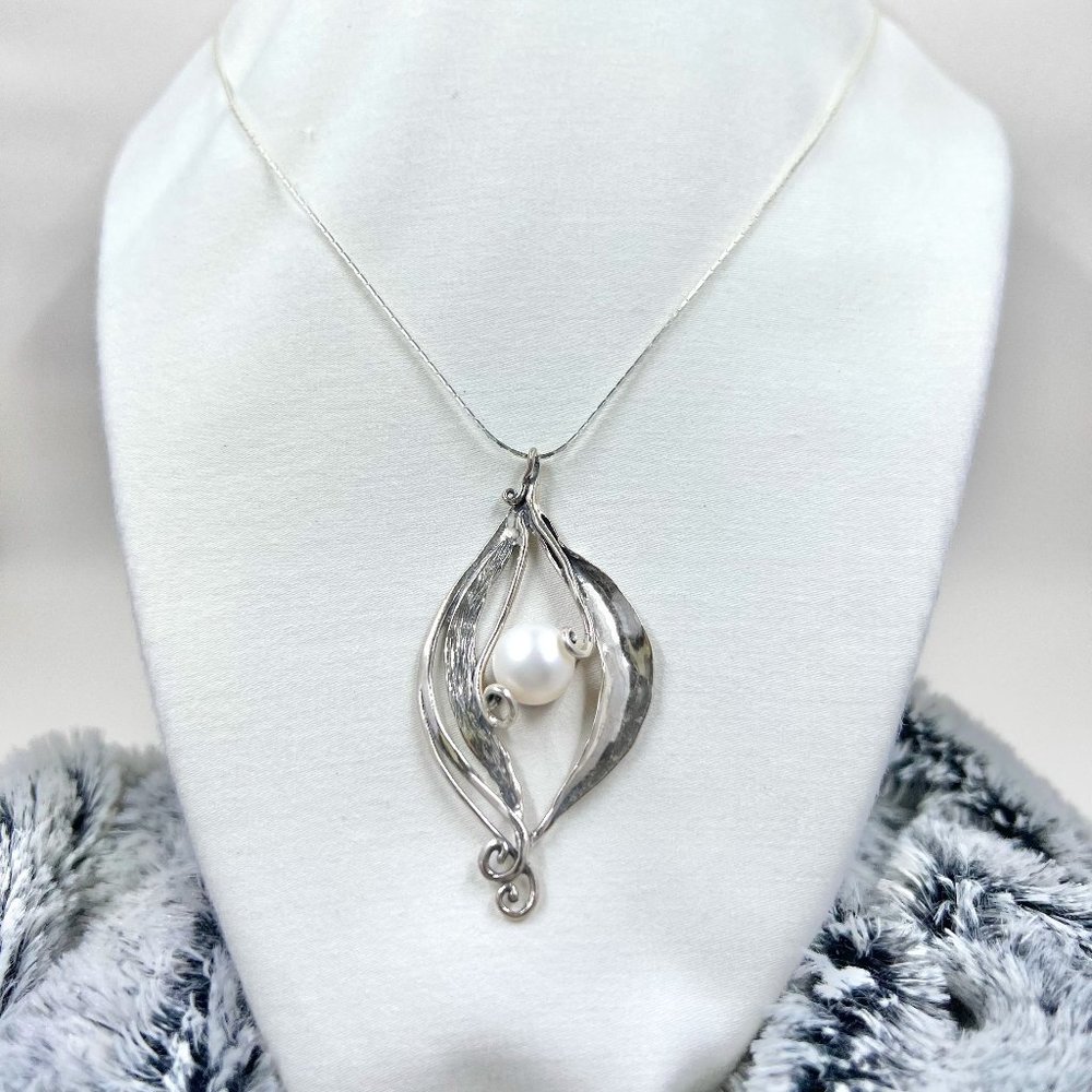 Sterling Silver Abstract Swirl Branch Design Freshwater Pearl Pendant